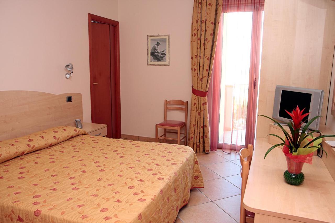 Hotel La Tartaruga Roseto Degli Abruzzi Eksteriør bilde